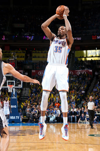 莫耶斯：纽卡防守稳固&反击迅猛，他们确实比埃弗顿强得多（莫耶斯：纽卡后防扎实、反击凌厉，整体实力明显强于埃弗顿）