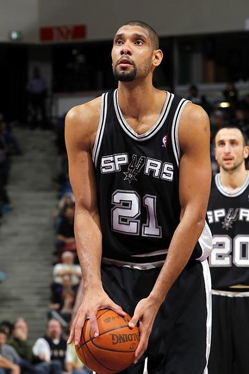 意甲第13轮裁判：科卢吹米兰vs拉齐奥，马萨吹罗马vs那不勒斯（意甲第13轮裁判名单：米兰vs拉齐奥由科卢执法，罗马vs那不勒斯由马萨吹罚）