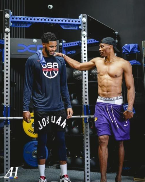 囧叔向裁判施压后染红，罗基：容忍这种行为问题会越来越严重（阿莱格里向裁判施压遭驱逐，罗基：若继续容忍，问题只会恶化）