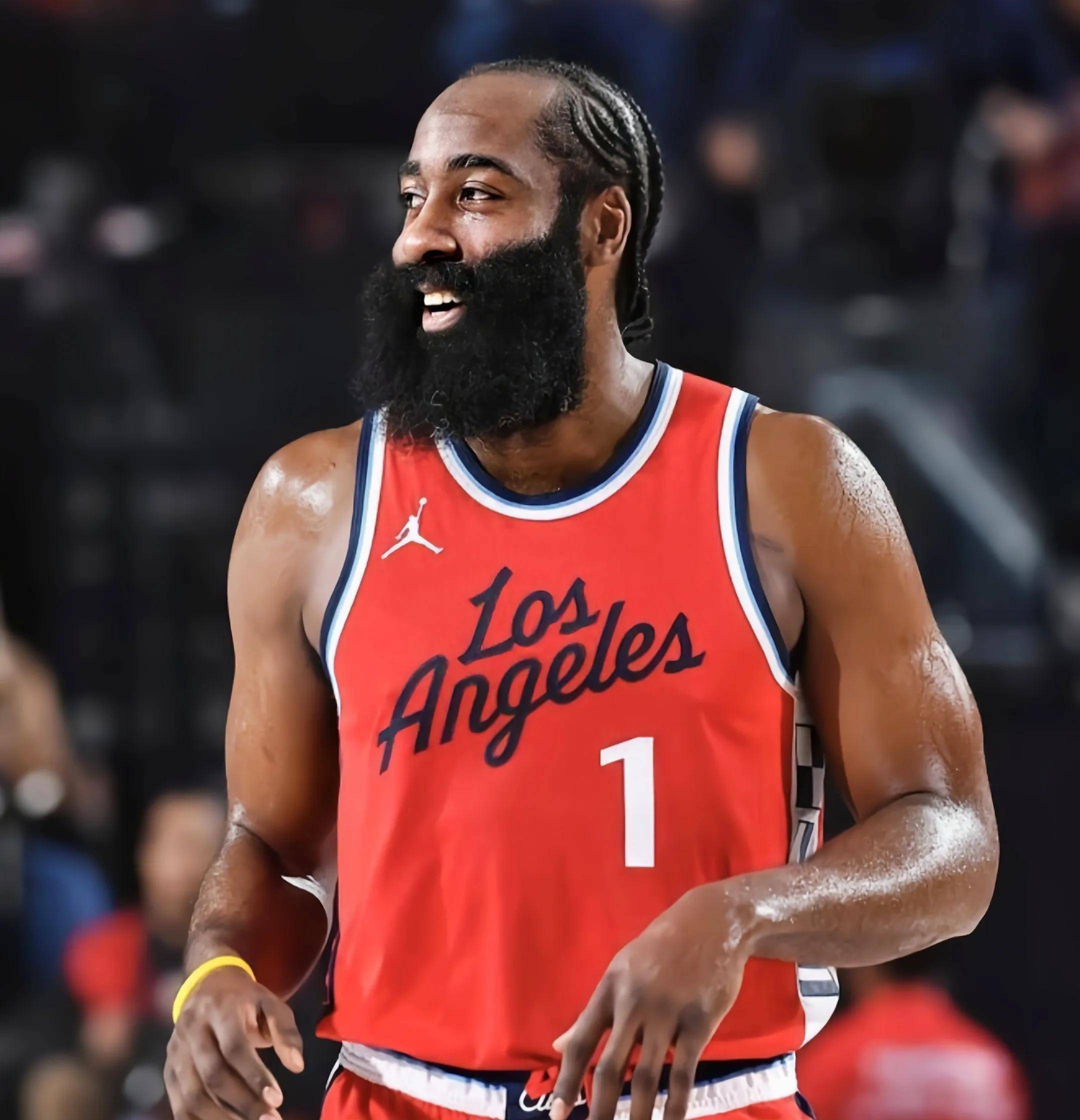 都体：森林和维拉有意卡斯特罗，博洛尼亚可能要价4000-5000万（都体：维拉与诺丁汉森林看中卡斯特罗，博洛尼亚要价在4000万至5000万之间）